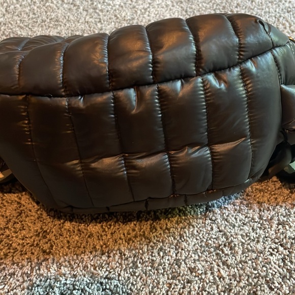 Think Royln | Kelsie Braided Quiled Nylon Hobo Bag. Black. - Picture 8 of 12